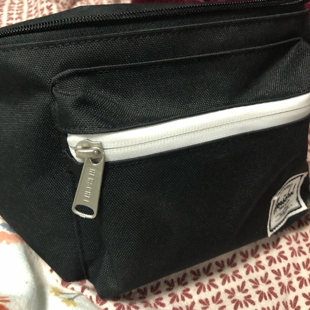 Zumiez fanny pack